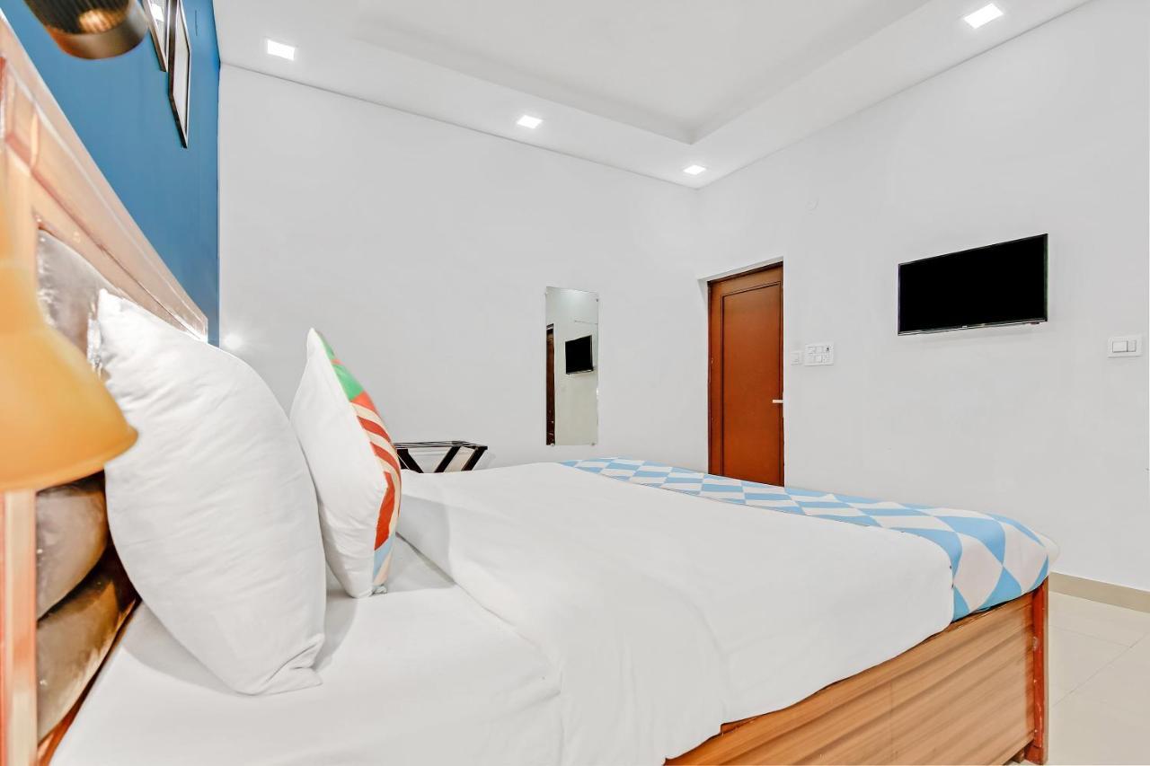 Oyo Home 64106 Comfortable Stay Ню Делхи Екстериор снимка