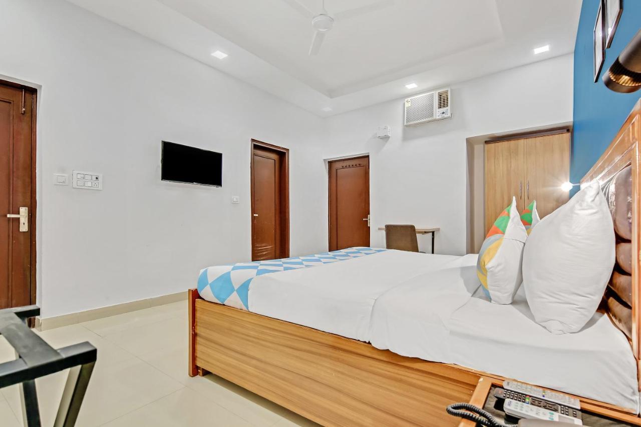 Oyo Home 64106 Comfortable Stay Ню Делхи Екстериор снимка