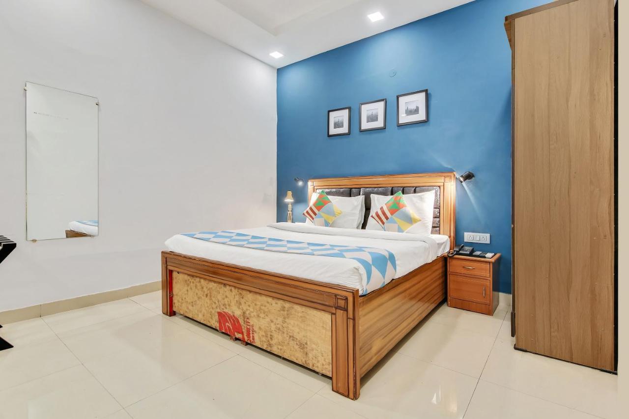 Oyo Home 64106 Comfortable Stay Ню Делхи Екстериор снимка